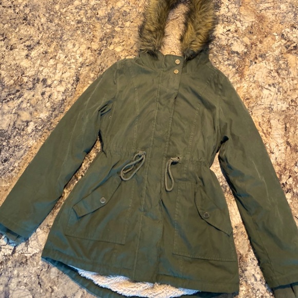 Aeropostale winter Jacket. Size Large, hardly worn. Great condition - Picture 7 of 7